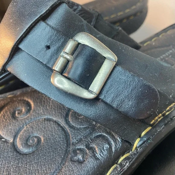 BORN Dark Brown Handcrafted Leather Sandals - Picture 6 of 8